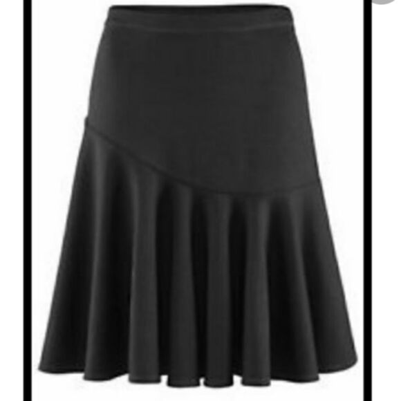 Like new CAbi skater style skirt - Picture 2 of 7